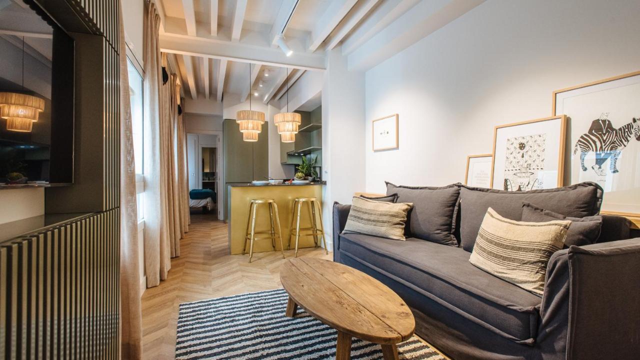 R26 Suites Sevilla Bagian luar foto