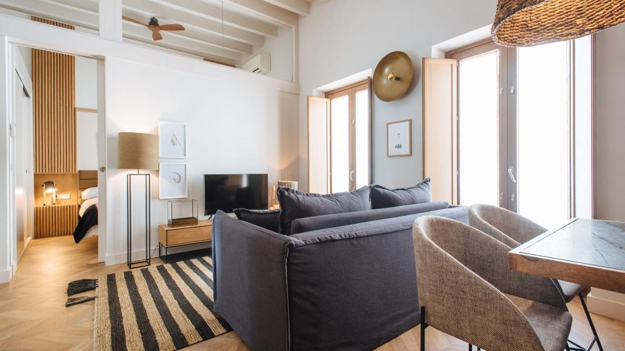 R26 Suites Sevilla Bagian luar foto