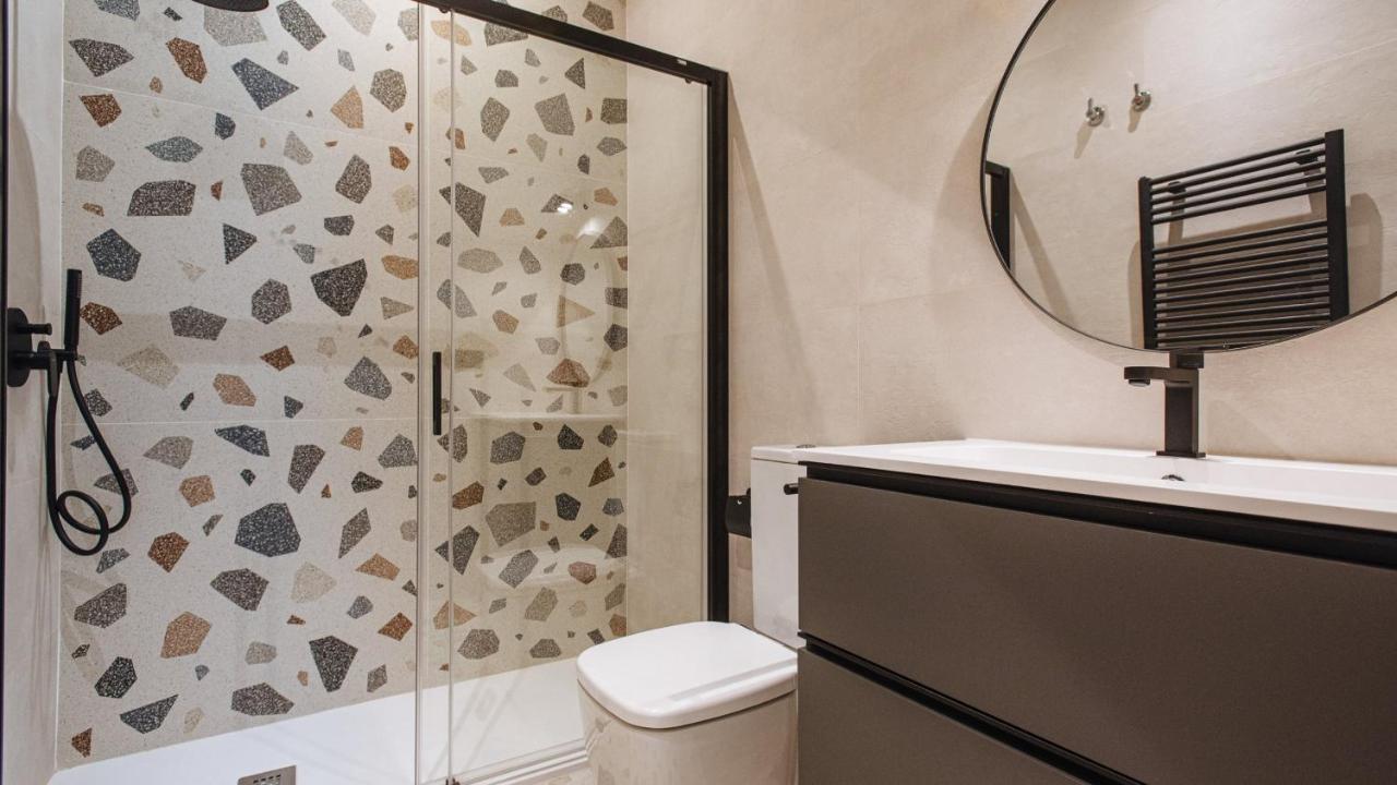 R26 Suites Sevilla Bagian luar foto