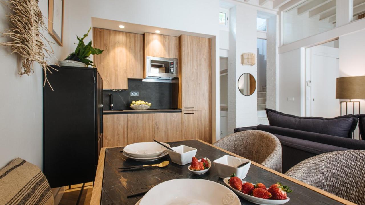 R26 Suites Sevilla Bagian luar foto