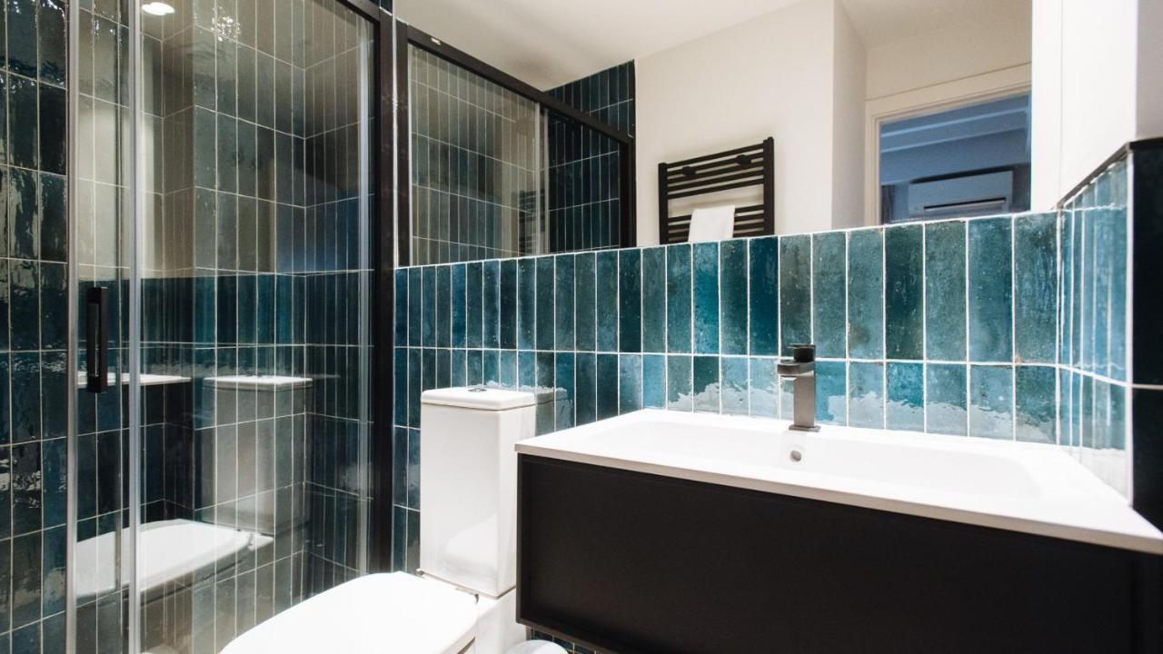 R26 Suites Sevilla Bagian luar foto