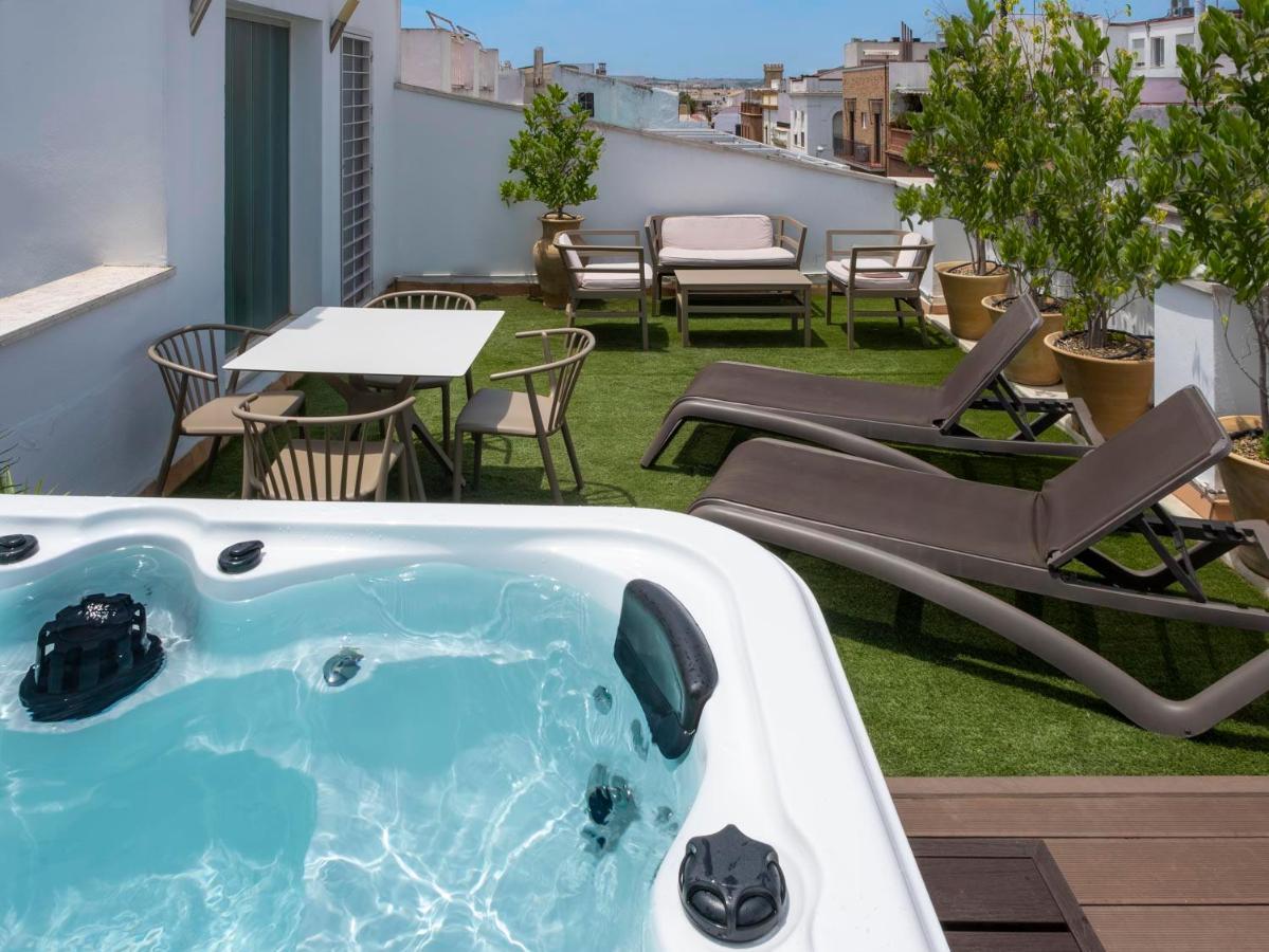 R26 Suites Sevilla Bagian luar foto